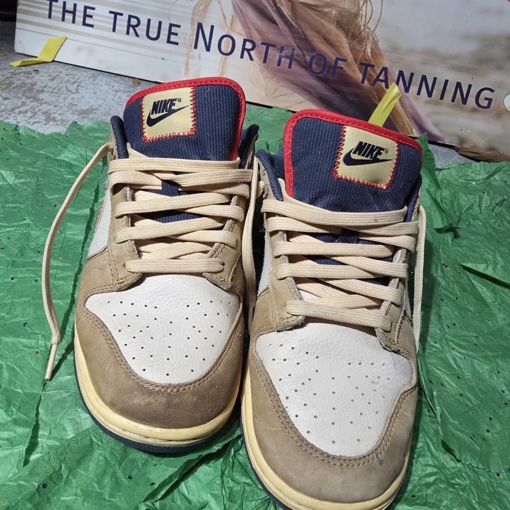 Nike Men's Tan and Red Sneakers